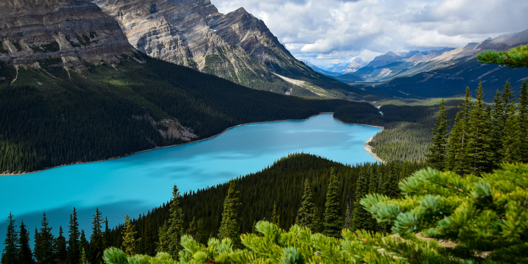 Photo of beautiful Canadian Lake Louise 